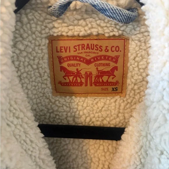 Levi's Cream Sherpa Lined Jacket - Picture 3 of 4